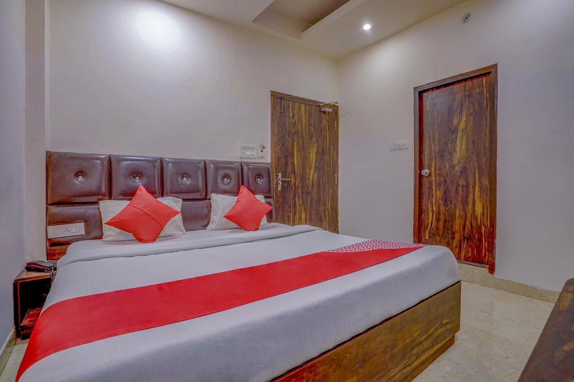 Super Hotel O Traveller Inn Лакнау Екстериор снимка
