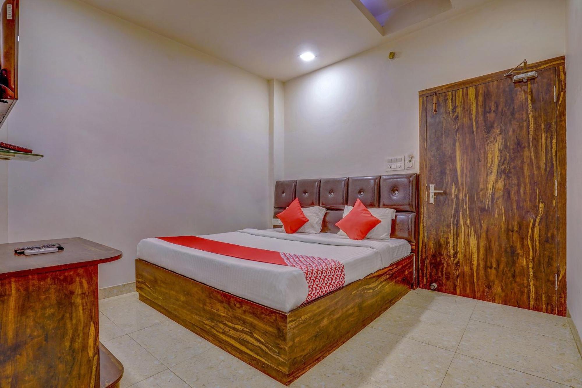 Super Hotel O Traveller Inn Лакнау Екстериор снимка