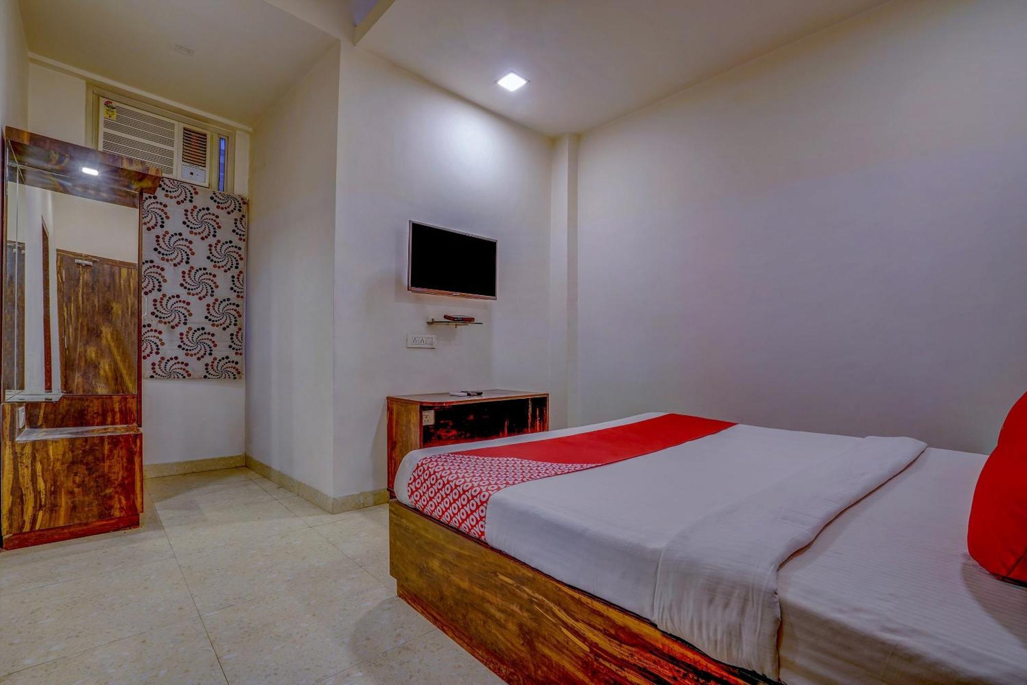 Super Hotel O Traveller Inn Лакнау Екстериор снимка